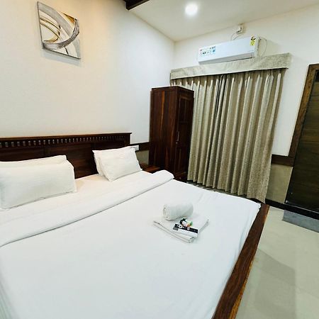 Hotel Tirth By Sonu'S اوجاين المظهر الخارجي الصورة