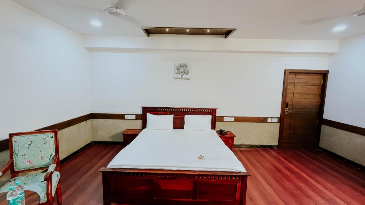 Hotel Tirth By Sonu'S اوجاين المظهر الخارجي الصورة