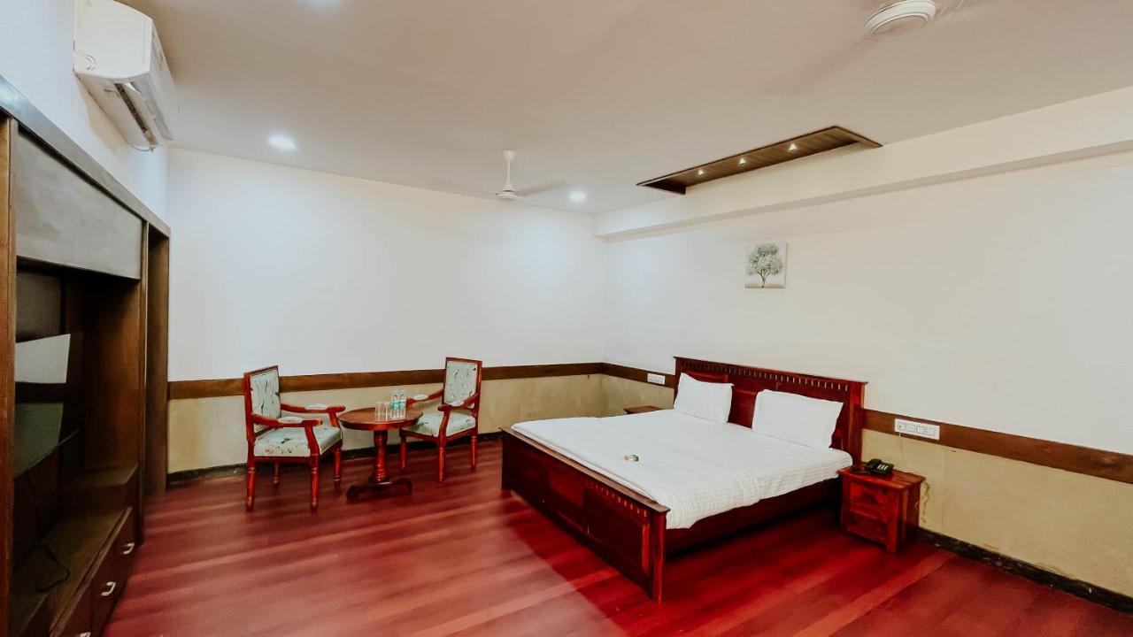 Hotel Tirth By Sonu'S اوجاين المظهر الخارجي الصورة