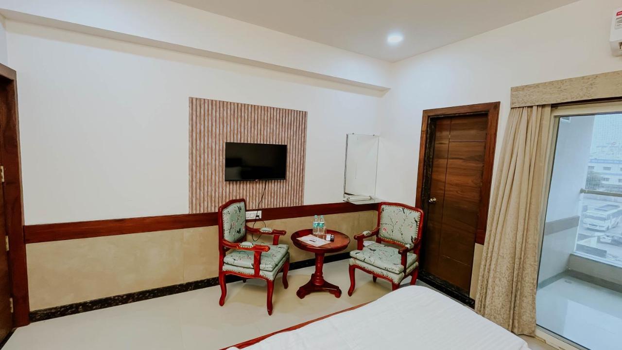 Hotel Tirth By Sonu'S اوجاين المظهر الخارجي الصورة