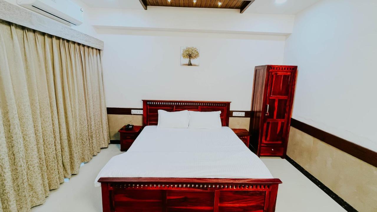 Hotel Tirth By Sonu'S اوجاين المظهر الخارجي الصورة