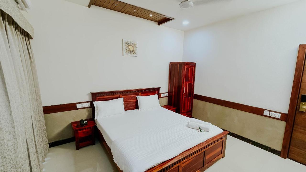 Hotel Tirth By Sonu'S اوجاين المظهر الخارجي الصورة