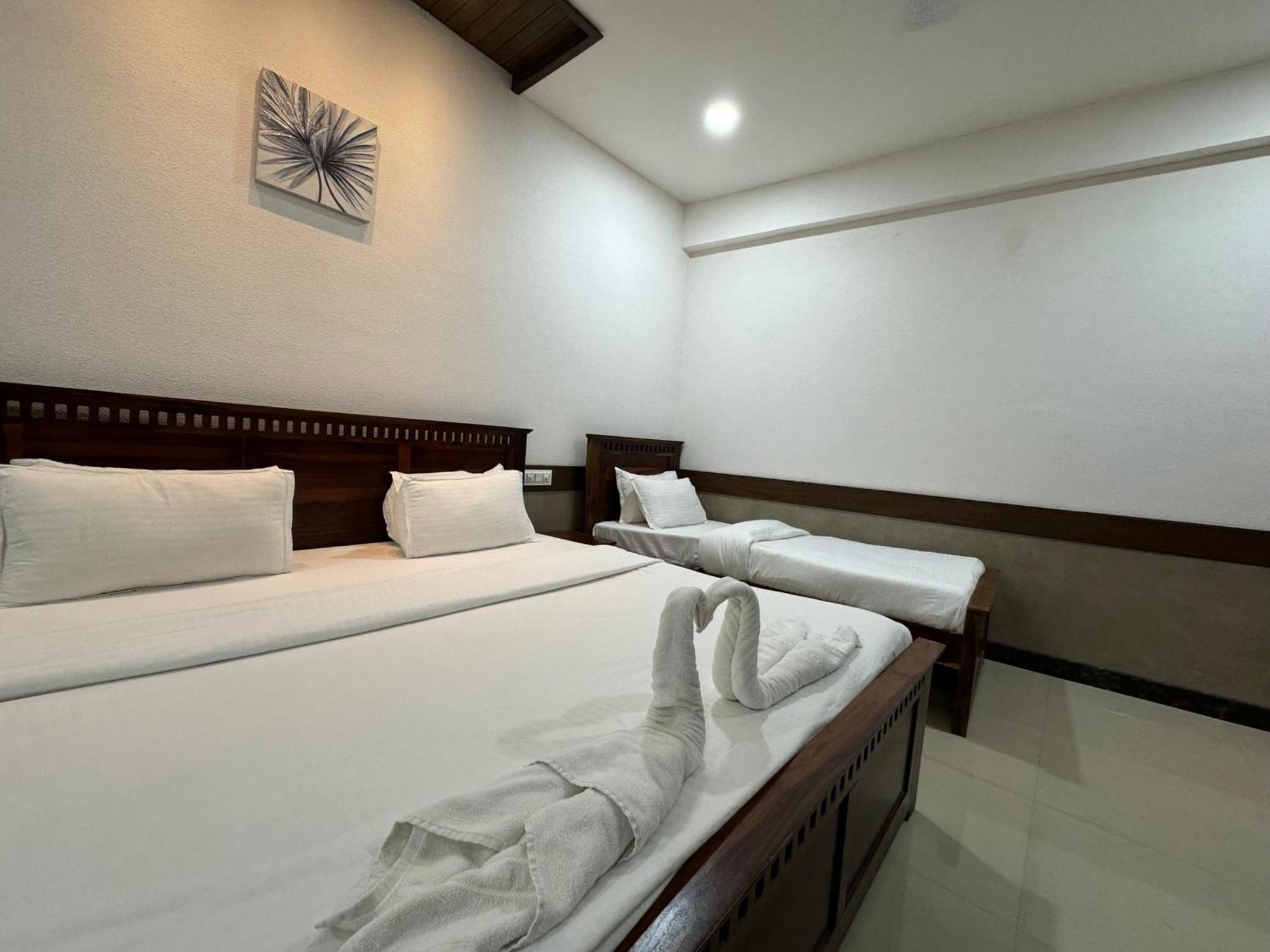 Hotel Tirth By Sonu'S اوجاين المظهر الخارجي الصورة
